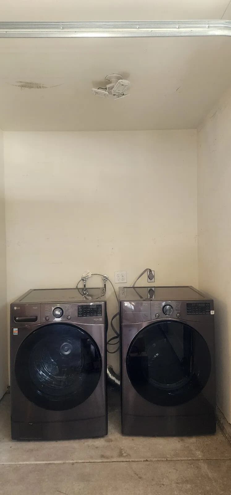 LG 최고급 세탁기/건조기 세트
					무빙세일
					Riverside