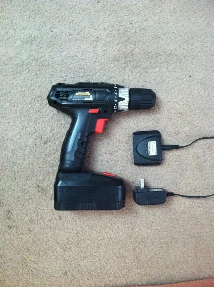 드릴......(모니터.....컴,스피커)..... 부루투스.스피커
					무빙세일
					OC