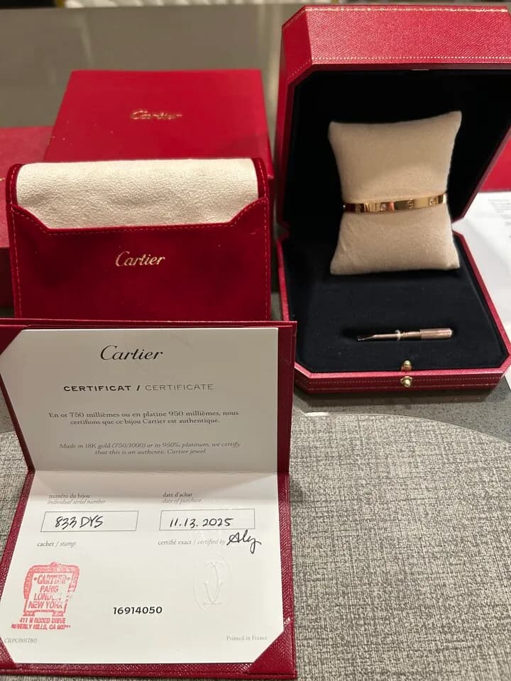 까르띠에 러브팔찌 4다이아 판매합니다
					의류/패션
					La Koreatown