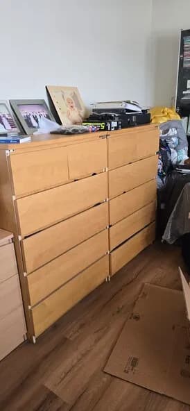 큰 서랍장 2개 30불
					가구
					Gardena