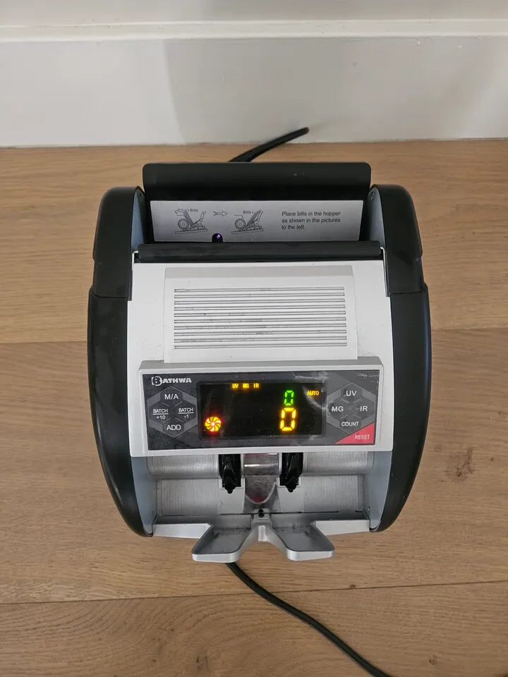 가짜돈 거르고 돈 세는 기계 머니 카운터
					무빙세일
					Los Angeles