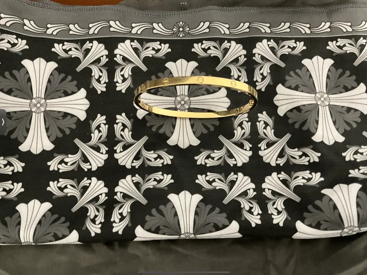 까르띠에 러브브레이슬릿 스몰 사이즈 18
					의류/패션
					LA