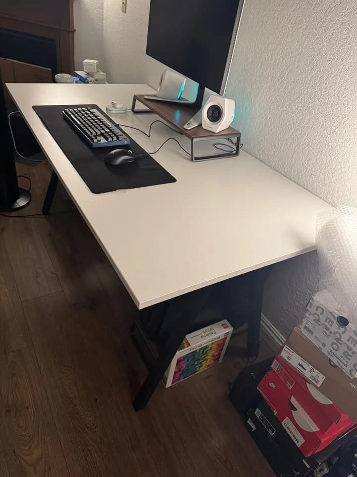 IKEA TROTTEN Desk - White (63 x 31 1/2) 판매합니다
					무빙세일
					Los Angeles
