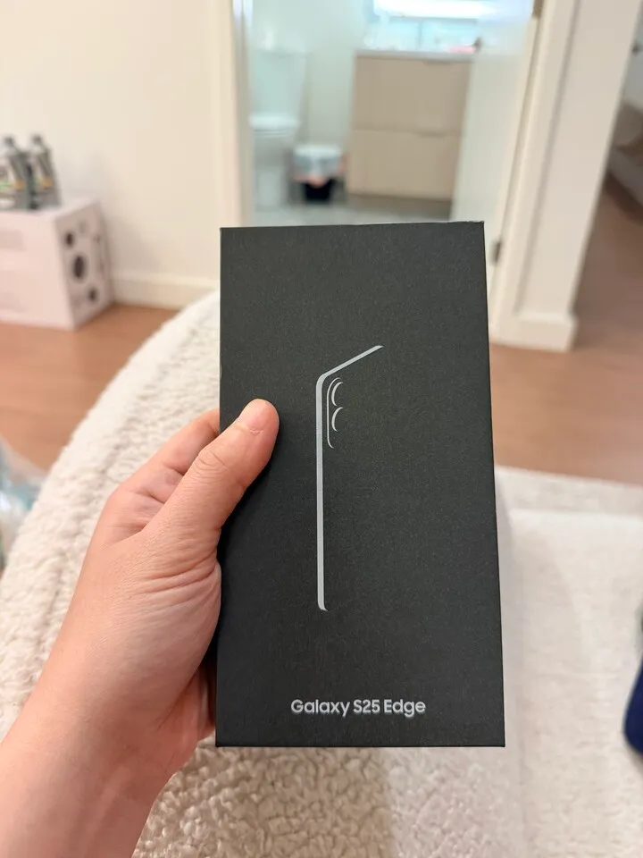 삼성 갤럭시 S25edge 256gb 미개통 언락 공기기 박스풀셋 팝니다
					전자/가전
					LA