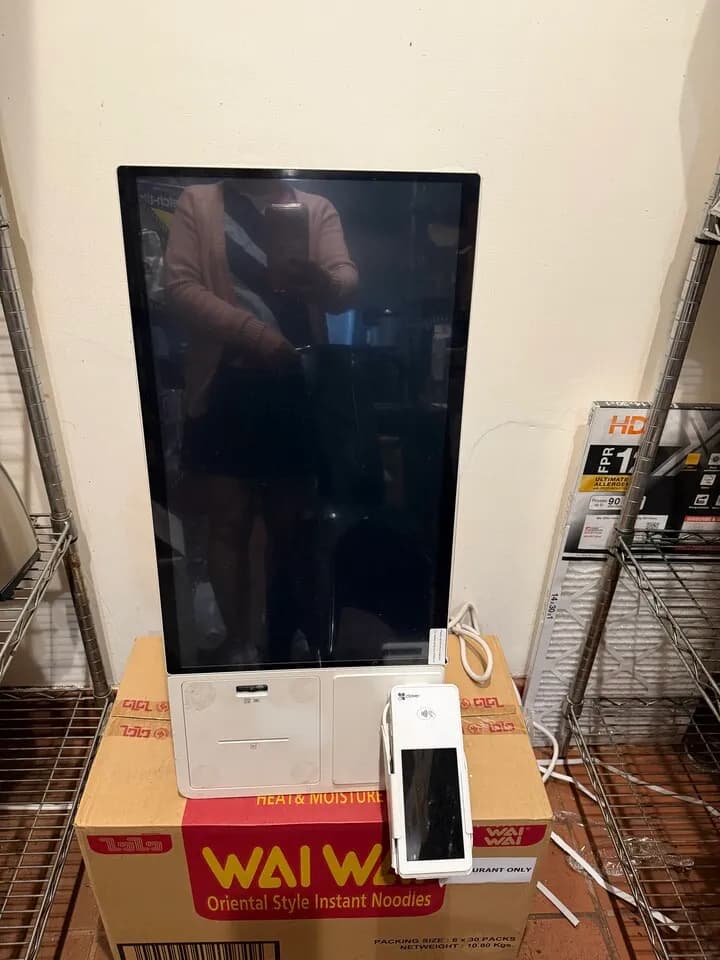 플러튼) 삼성 키오스크 + 단말기 거의 새것
					무빙세일
					플러튼