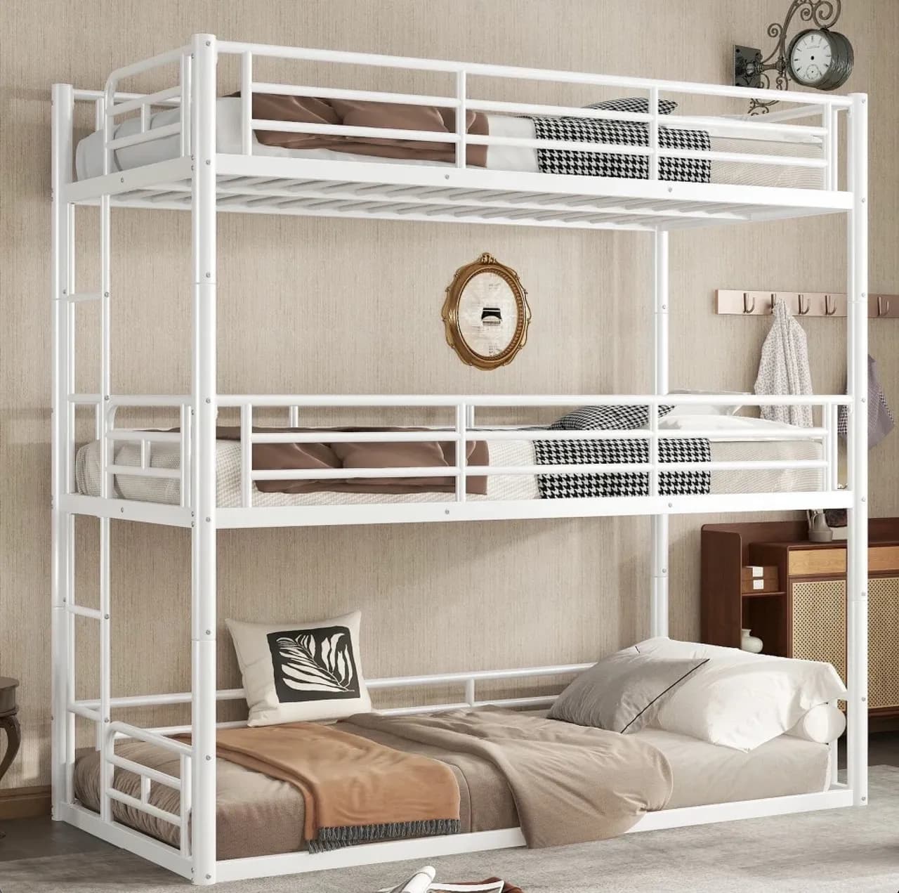 3층 침대 (Metal Triple Bunk Bed )
					무빙세일
					LA