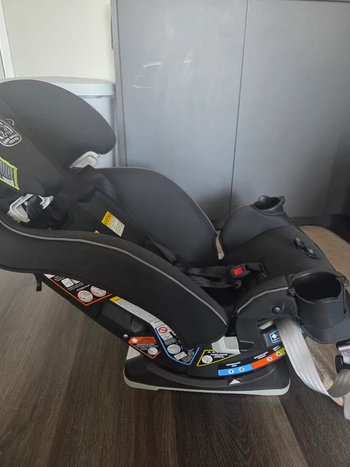 그라코 Graco 베이비 카시트 (car seat) 새것 ($200짜리) $80 가져가세요
					무빙세일
					Los Angeles Koreatown