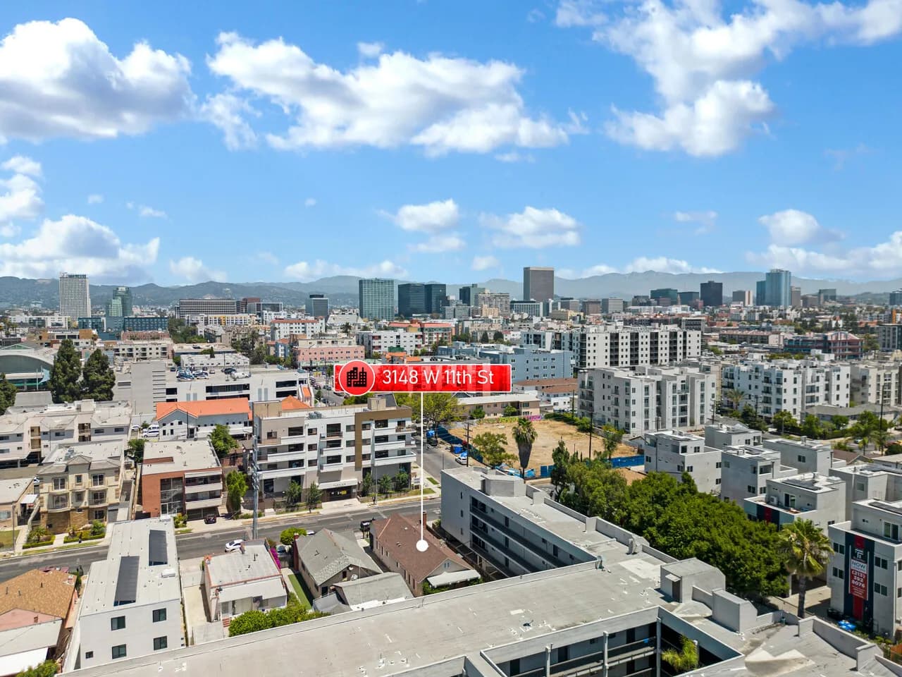 PRIME KOREATOWN HOUSE/DUPLEX - ZONED LAR4 !!
						로케이션! 코리아타운 중심 4베드 2욕실, 마켓·교회·맛집 도보권!   R4 존잉, 주거·투자·비즈니스 모두 가능한 다목적 매물!
						인컴유닛  Los Angeles CA's preview 1