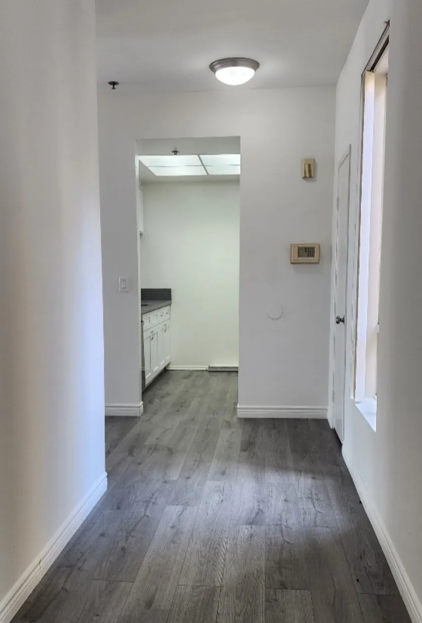 Town apt 2bed 2bath(315lafayettepark)
					아파트
					Los Angeles's preview 2