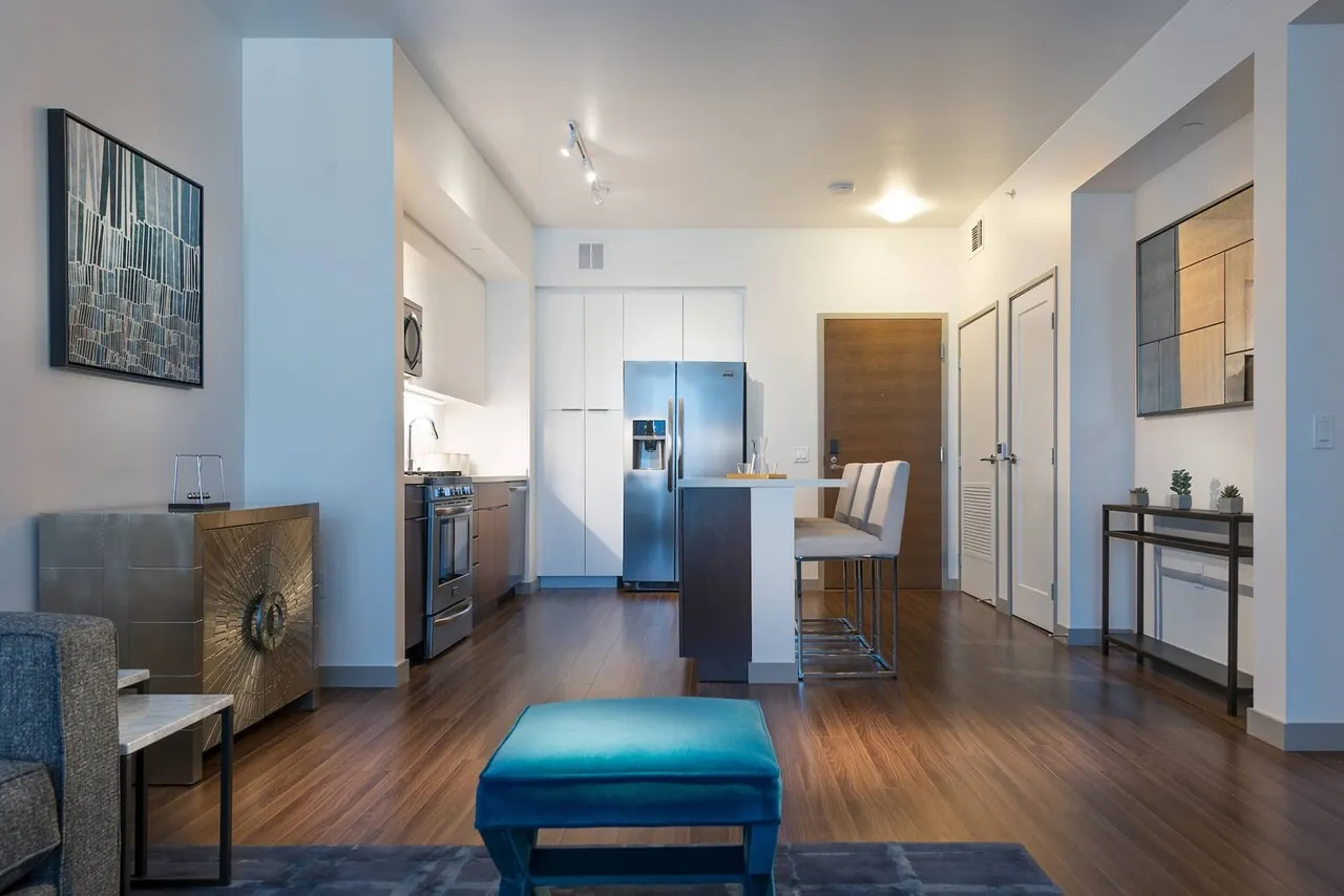 한타윌셔Hi-rise 1br 15층뷰+800sf+4주Free NO소셜유학생OK
					1 Bed
					Los Angeles's preview 3