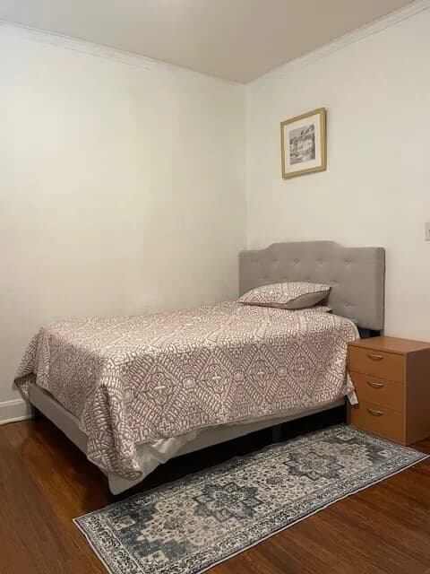 한인타운 중심에 위치한 안전한 주택 지역입니다
					1 Bed
					Los Angeles's preview 0