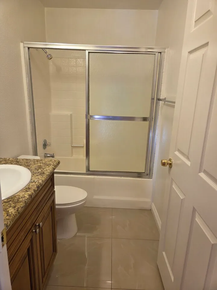 2bed+2bath+parking
					아파트
					Los  Angeles's preview 3