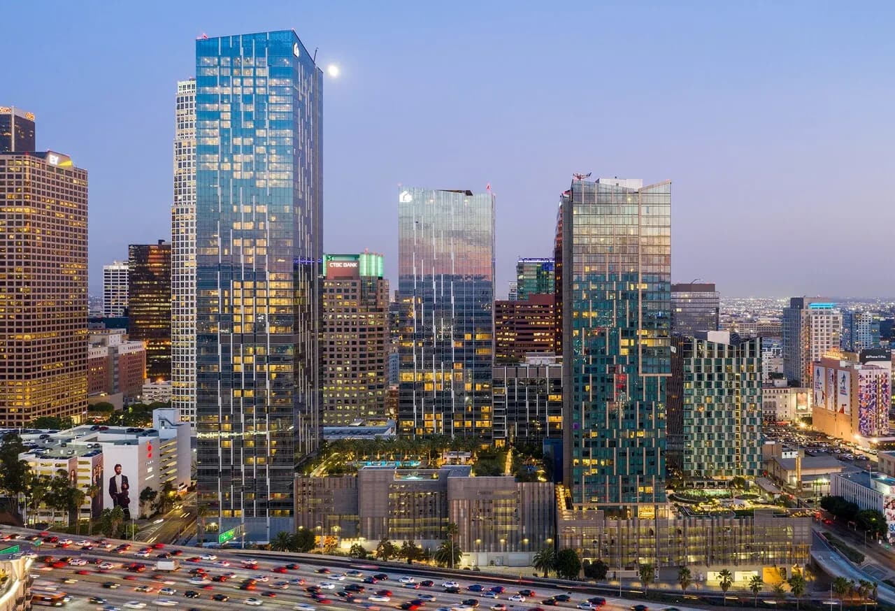다운타운 메트로폴리스 럭셔리 하이라이즈 콘도 1Bed/1Bath $3300
					콘도
					Dtla's preview 0