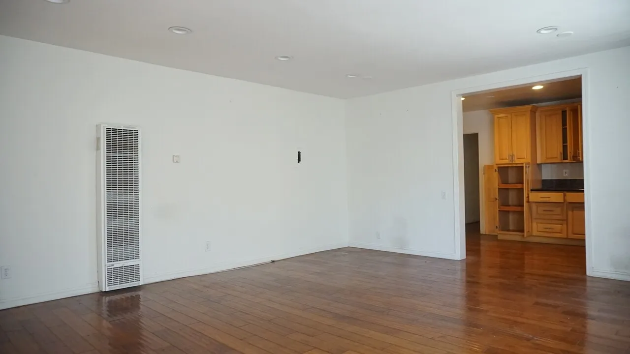 한인타운 3 bed 2 bath 렌트
					아파트
					Los Angeles's preview 0