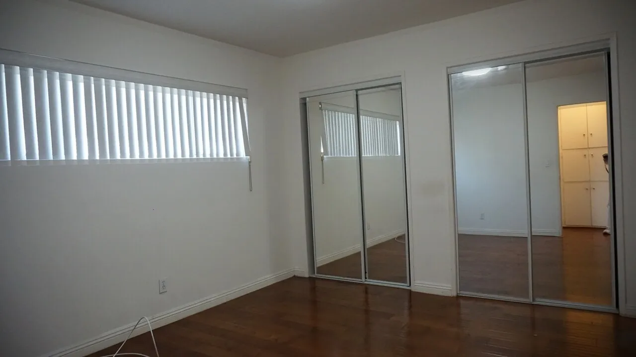 한인타운 3 bed 2 bath 렌트
					아파트
					Los Angeles's preview 2