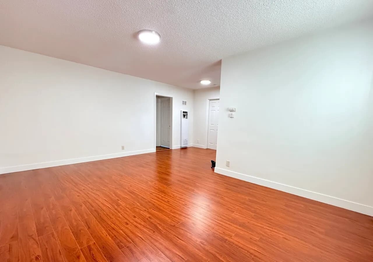 한인타운 3 beds, 3 bath APT rent
					아파트
					Los Angeles's preview 3
