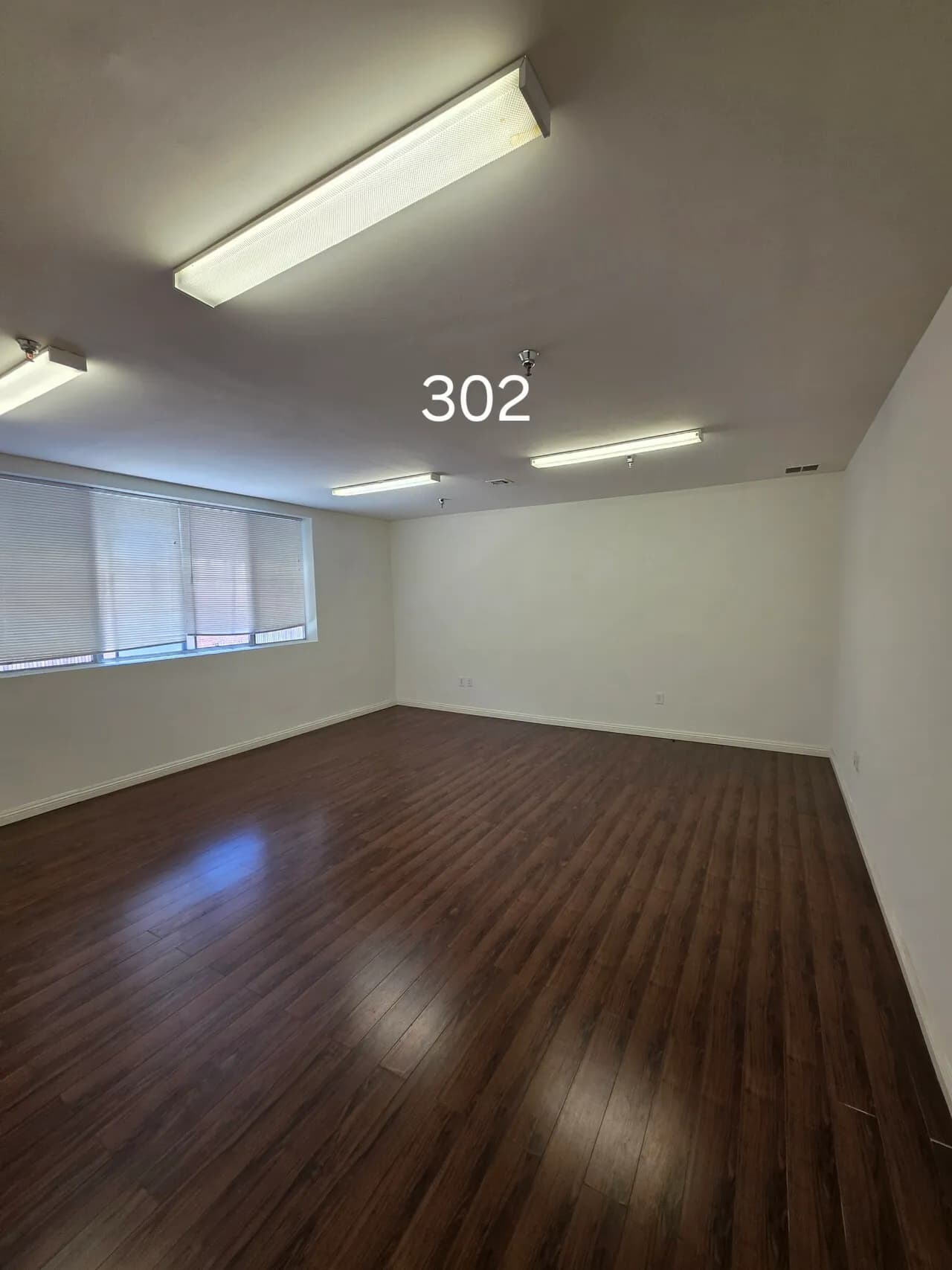 LA 코리아타운 6가 오피스 리스 (507 sq ft)
					오피스
					Los Angeles's preview 1