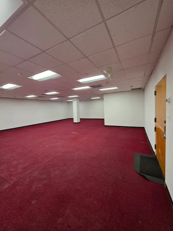 LA 코리아타운 6가 오피스 리스 (1541 sq ft)
					오피스
					Los Angeles's preview 0