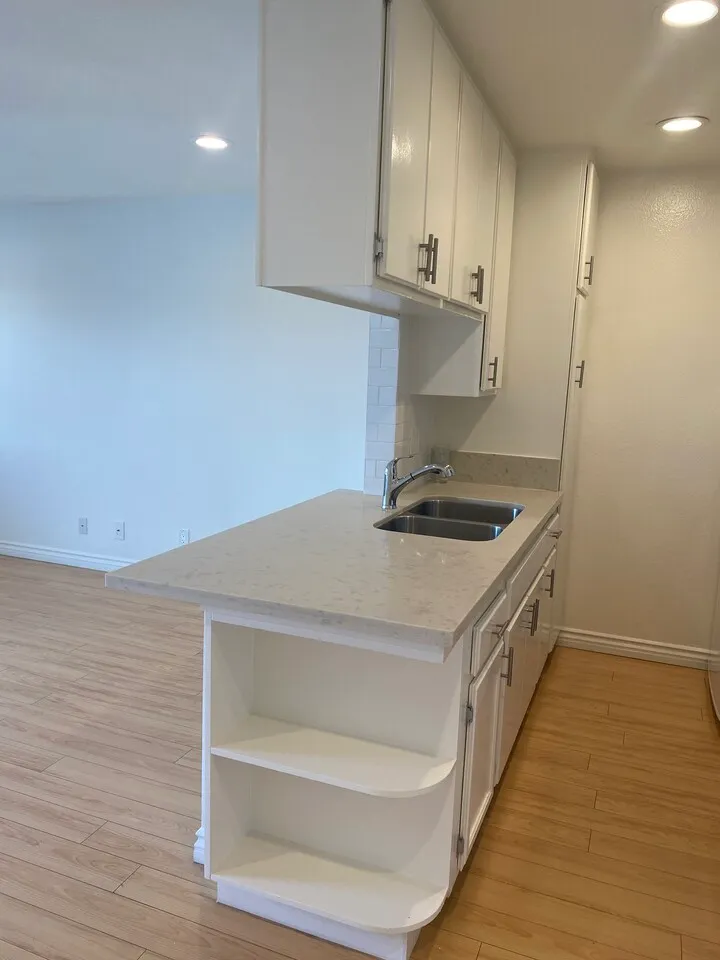 마당몰 인근 깨끗하고 조용한 1/1/1 아파트 $1,950
					아파트
					Los Angeles's preview 2