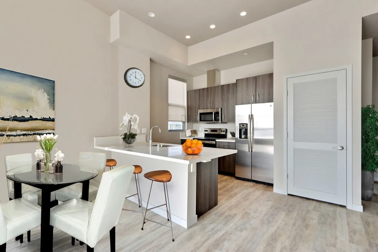 Studio in Downtown LA W/ 1 Month Free
					Studio
					Downtown Los Angeles's preview 1