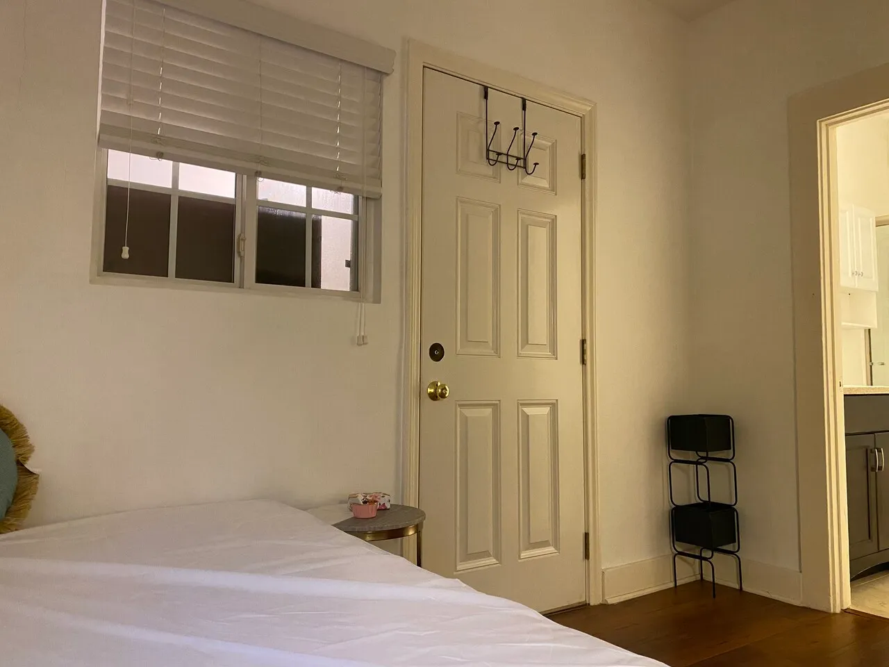 한타 1bed 1bath $750
					1 Bed
					한타's preview 2