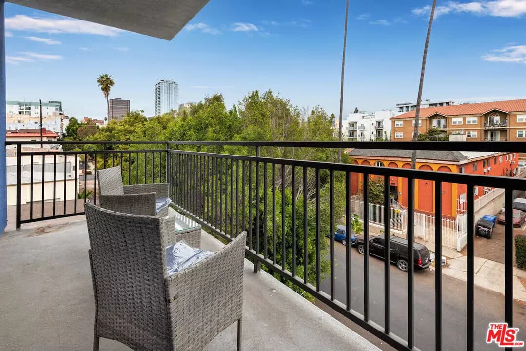 한인타운 콘도 방2 화3
					2 Bed
					Los Angeles's preview 0