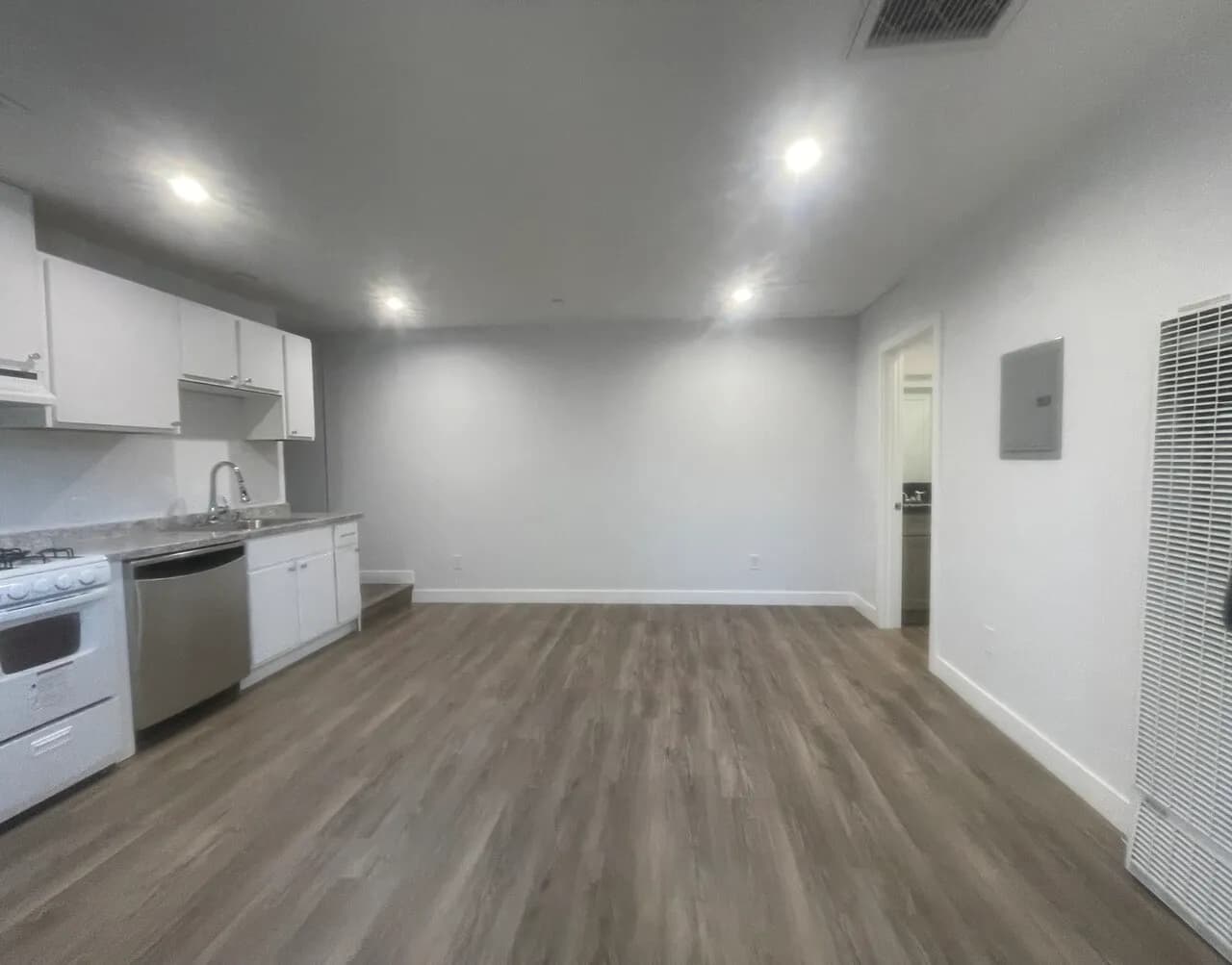 라크라센타 1bed 1 bath $1,950.-
					1 Bed
					La Crescenta's preview 3