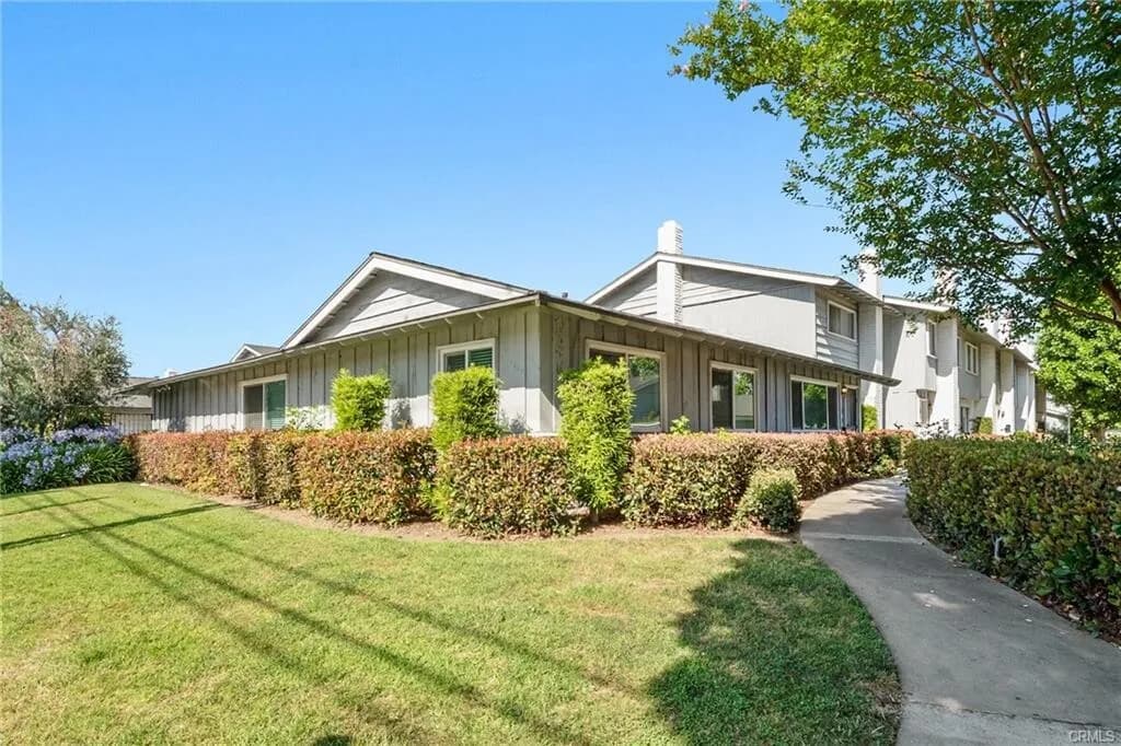 $749,000 플러튼 & 최고학군!! 단층!! 3베드 타운홈
						제일좋은 END 유닛!! 단층!! 단층!! 1,445 SqFt!!  넓은 3베드 타운홈!!

						타운하우스  Fullerton CA's preview 0