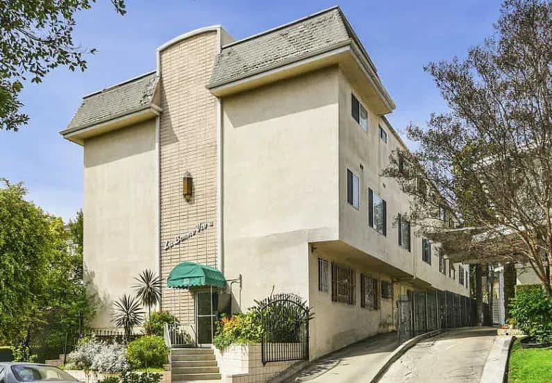 3가학군에 위치한 아파트입니다. (2bed,2bath) 복층 구조
					아파트
					Los Angeles's preview 0