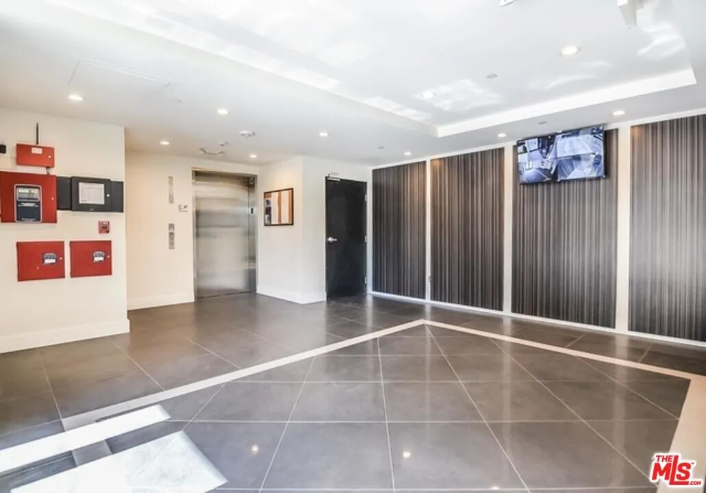 한인타운 방3,화3 $3900
					3 Bed
					Los Angeles's preview 2