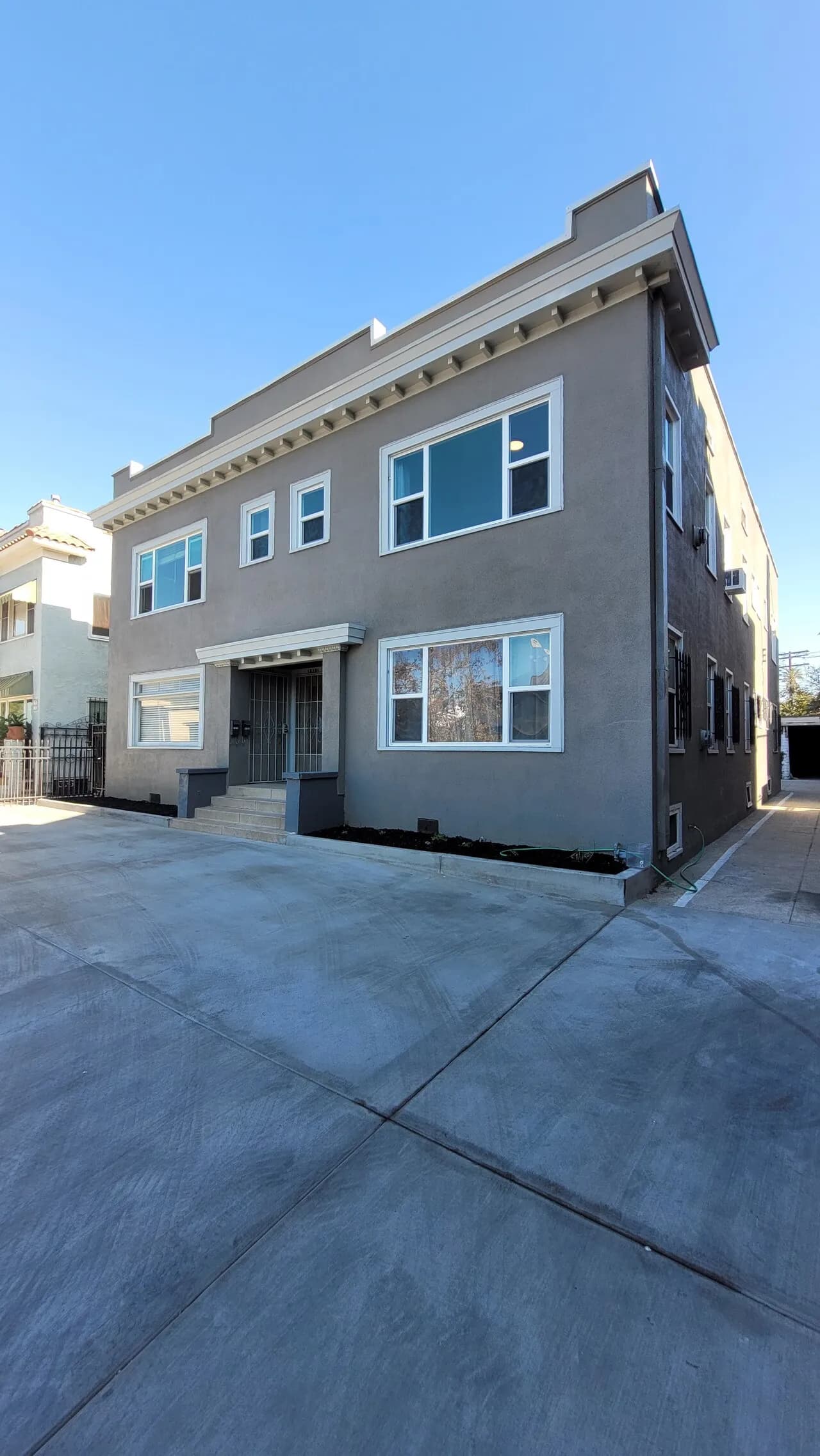 한인타운 인근 2 BED 유닛
					2 Bed
					Los Angeles's preview 0