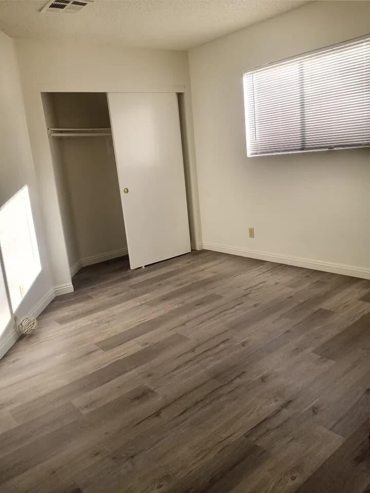 4142 Rosewood 2bed +2bath
					아파트
					LA's preview 2