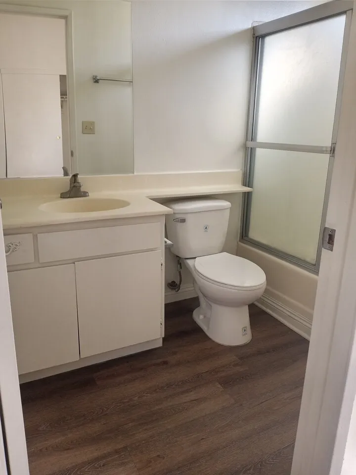4142 Rosewood 2bed +2bath
					아파트
					LA's preview 3