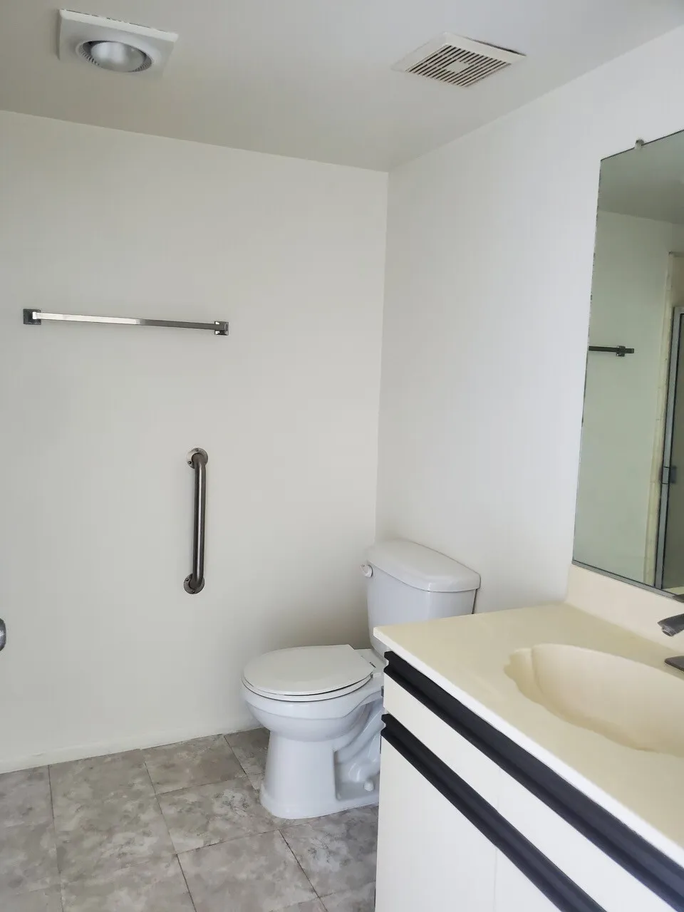 2bed, 2.0 bath, 2nd Floor unit of 12 unit
					2 Bed
					Los Angeles's preview 3