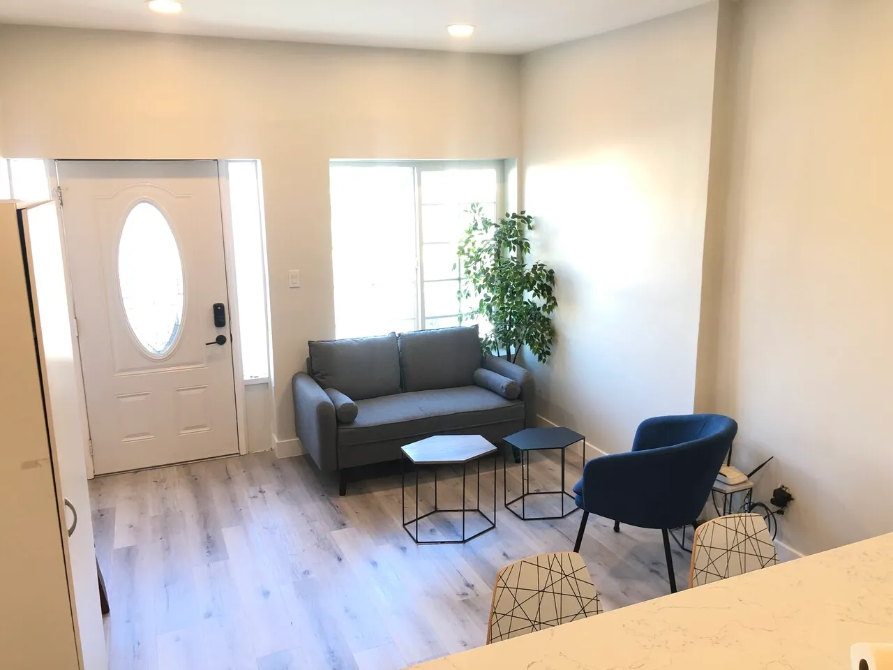 Private Room in SFR House by USC
					룸메이트
					Los Angeles's preview 2