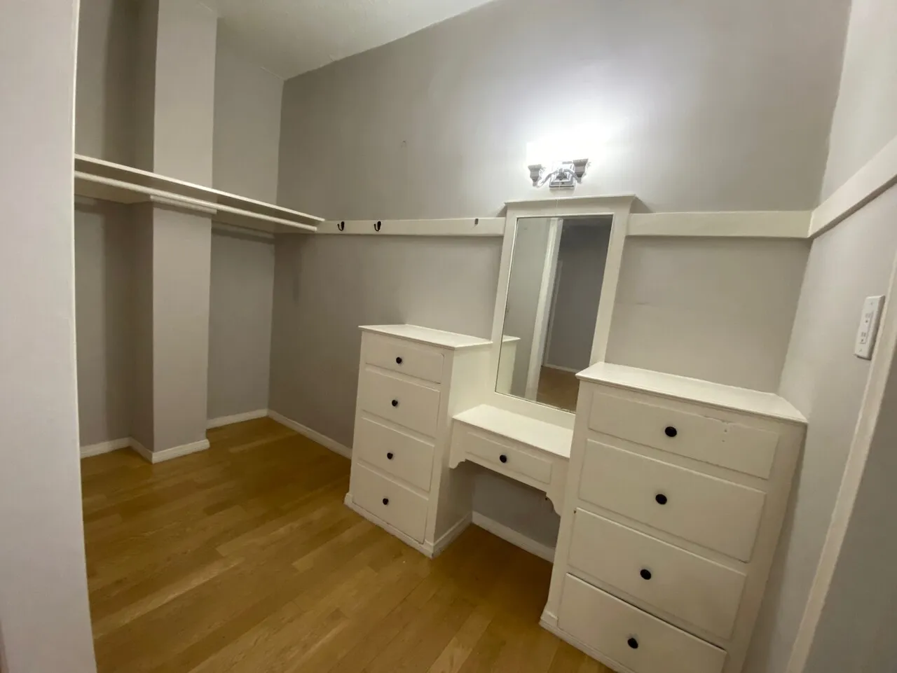 한인타운 중심 넓고 위치 좋은 Studio apt
					아파트
					Los Angeles's preview 3
