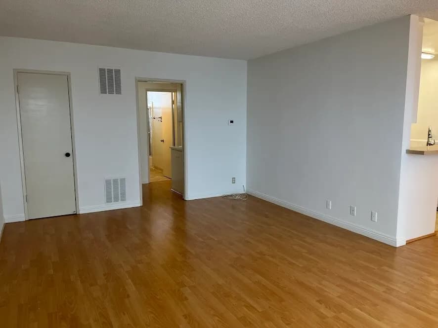 아파트 Rent(2bd2ba) 합니다
					2 Bed
					Los Angeles's preview 2