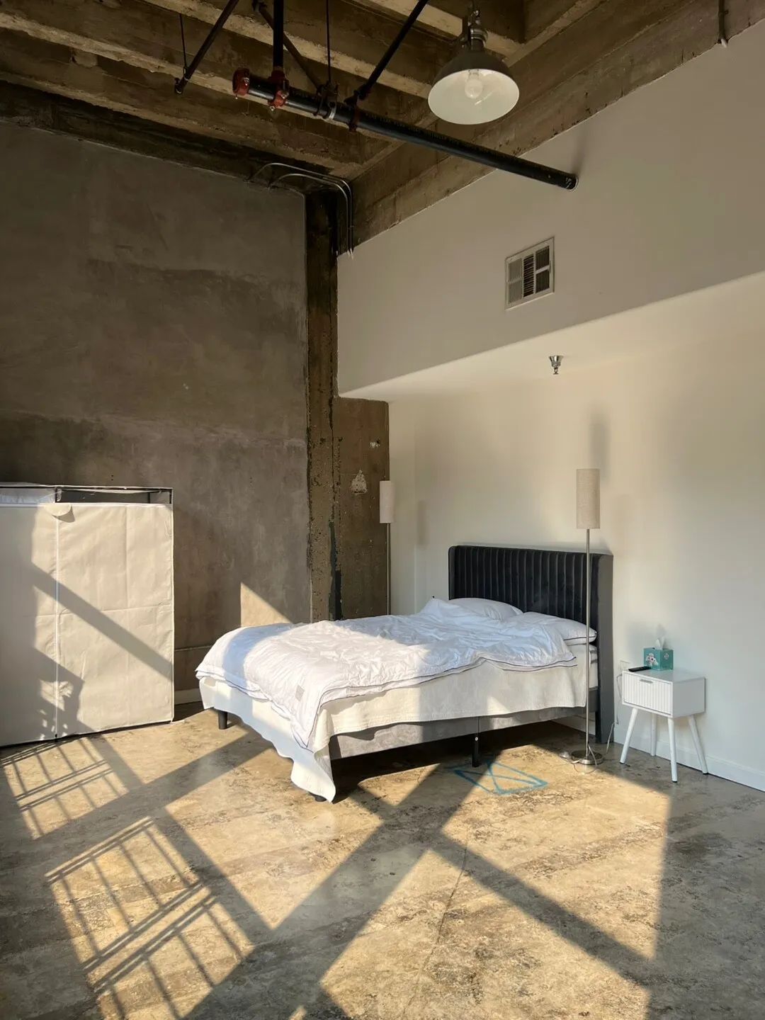 8월 9/7까지 Downtown 1bed 3명까지 서블렛
					아파트
					Downtown La's preview 0