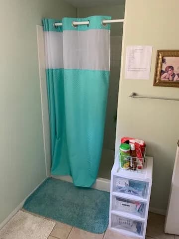 Looking for a female roommate. Cerritos
					하우스
					Cerritos's preview 3