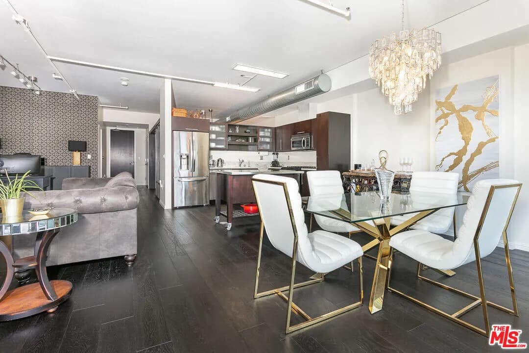 Downtown South Park 1 bed, 1 bath highrise condo
					콘도
					Los Angeles's preview 1