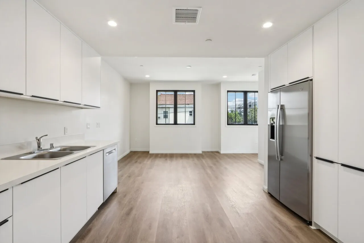 행콕팍 새로 지은 New 아파트 - 2BED 
					아파트
					Los Angeles's preview 1