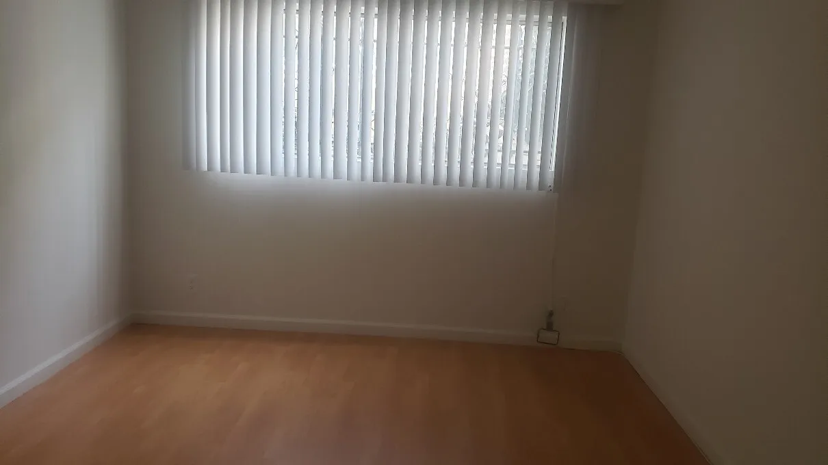 한인타운 렌트 2베드 , 2베스 , 1 파킹
					2 Bed
					Los Angeles's preview 3