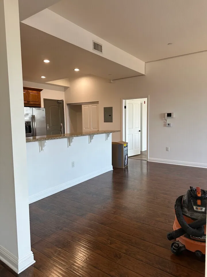 행콕팍 인근 3가 학군 PENTHOUSE
					3 Bed
					Los Angeles's preview 2
