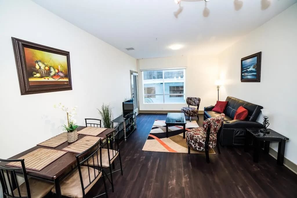 한타DTLA펜트Studio+발코니650sf2달+$1000NO소셜유학생OK
					Studio
					Los Angeles's preview 1