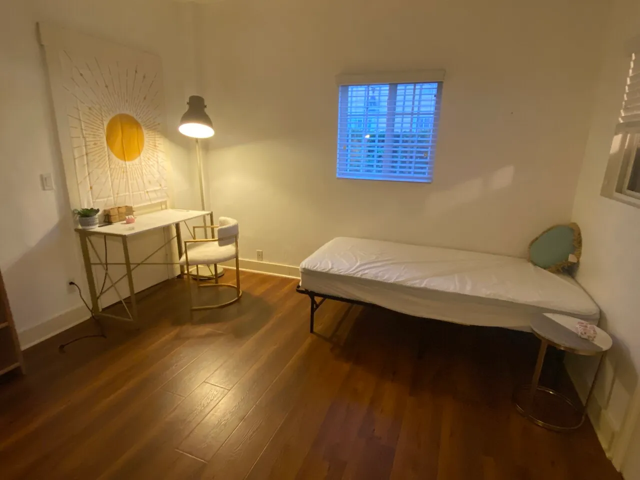 한타 1bed 1bath 여성분only
					1 Bed
					한타's preview 0