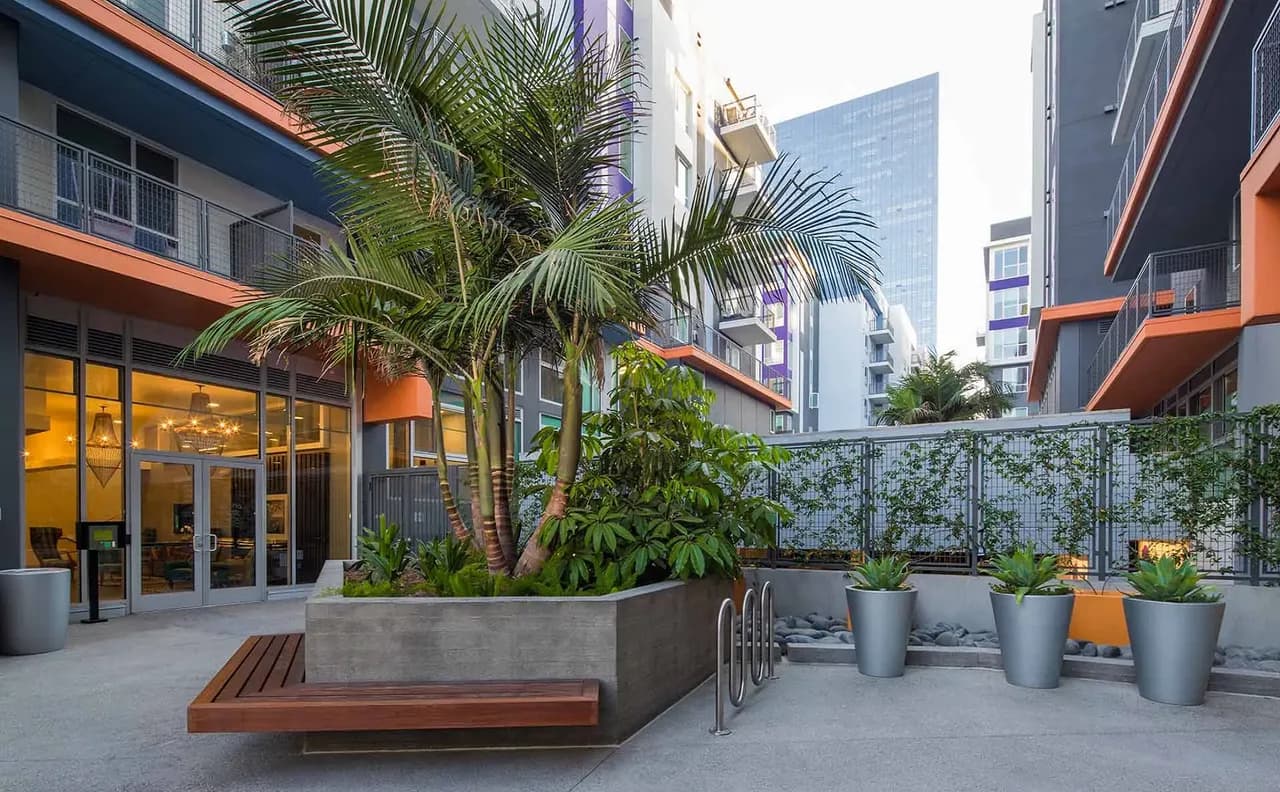 한타DTLA1br+덴800sf2달+$1000Free2파킹NO소셜유학생OK
					1 Bed
					Los Angeles's preview 0