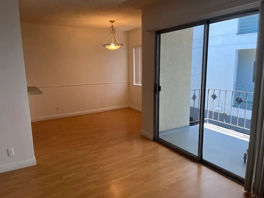 아파트 Rent(2bd2ba) 합니다
					2 Bed
					Los Angeles's preview 2