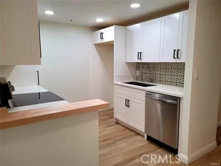 한인타운 콘도 방2 화2
					2 Bed
					Los Angeles's preview 0