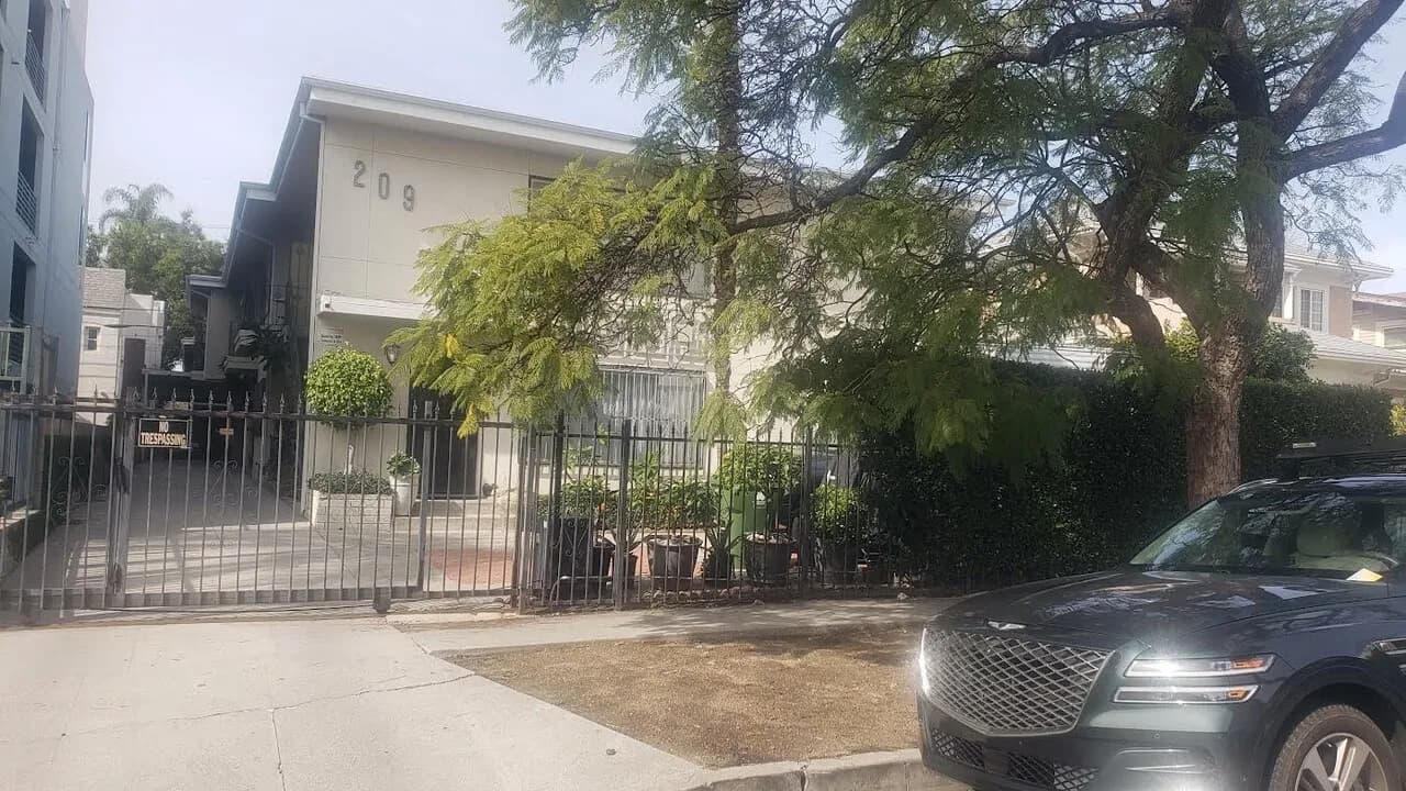 한인타운 2베드 , 2베스 , 1 파킹
					2 Bed
					Los Angeles's preview 0