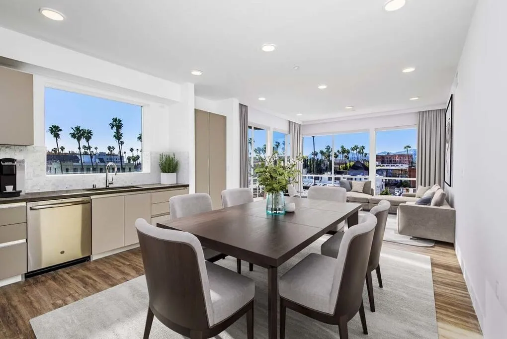 한타신규8/29입주1br+발코니900sf 6주+1파킹FreeEV차지OK
					1 Bed
					Los Angeles's preview 2